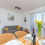 Smile With Secure Private Garage Apartment