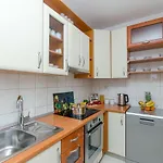 Apartment Smile With Secure Private Garage *