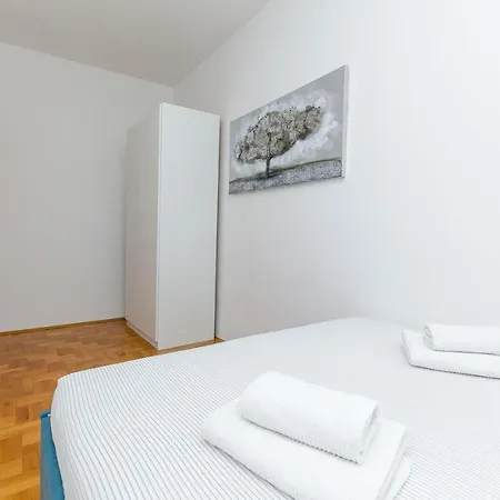 Spacious Smile With Terrace And Secure Garage Apartament