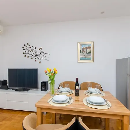 Apartament Spacious Smile With Terrace And Secure Garage Split