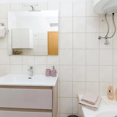 Spacious Smile With Terrace And Secure Garage Apartament *