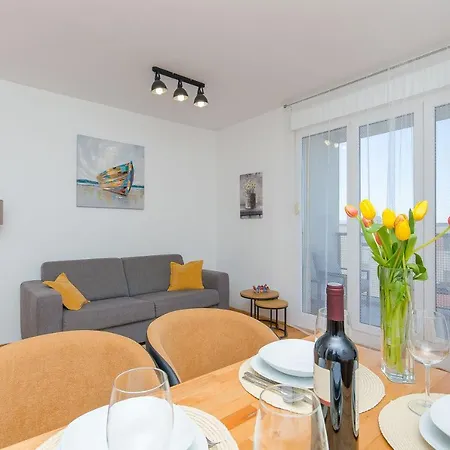 Smile With Secure Private Garage Διαμέρισμα