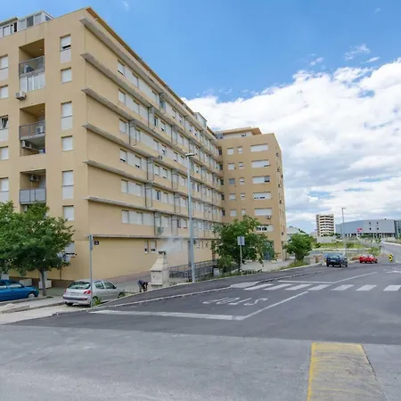 Smile With Secure Private Garage Apartman Split