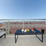 Smile With Secure Private Garage * Split