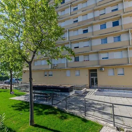 아파트 Smile With Secure Private Garage 스플리트