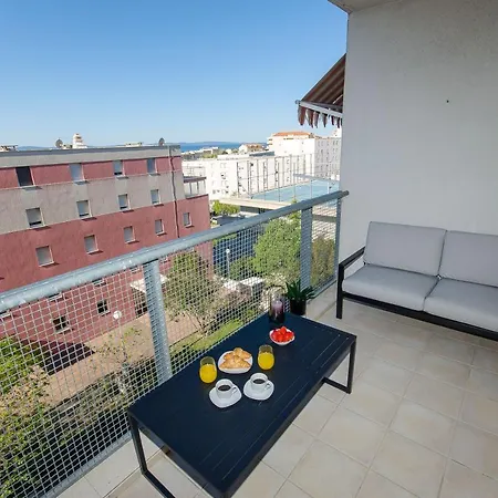 Smile With Secure Private Garage * 스플리트